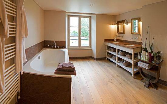 Réalisation de salle de bain moderne en pierres naturelles a Thionville en Moselle